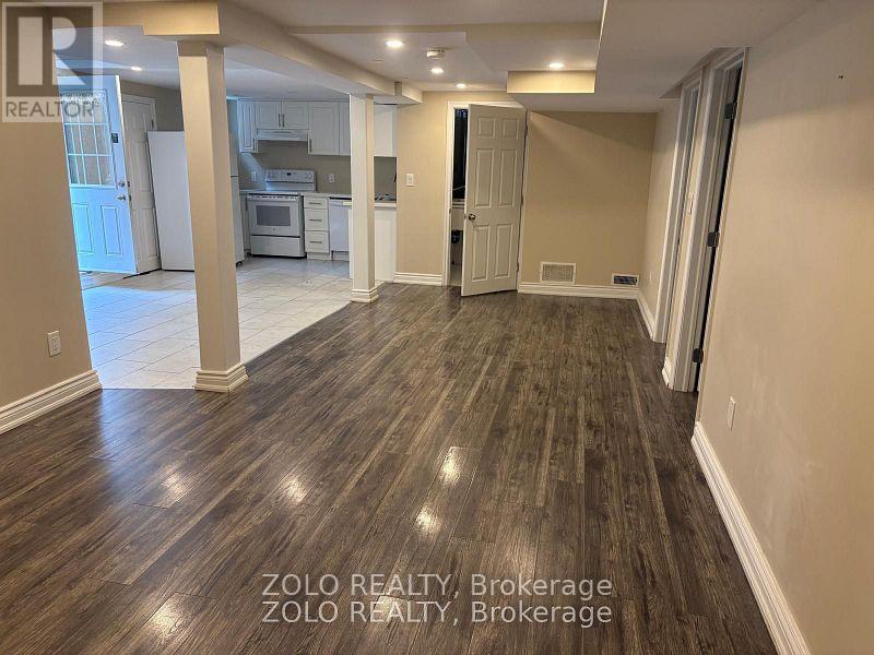 50 Dundalk Crescent, Brampton, Ontario  L6Z 2V1 - Photo 5 - W12528852