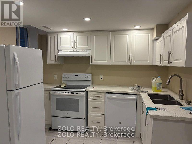 50 Dundalk Crescent, Brampton, Ontario  L6Z 2V1 - Photo 8 - W12528852