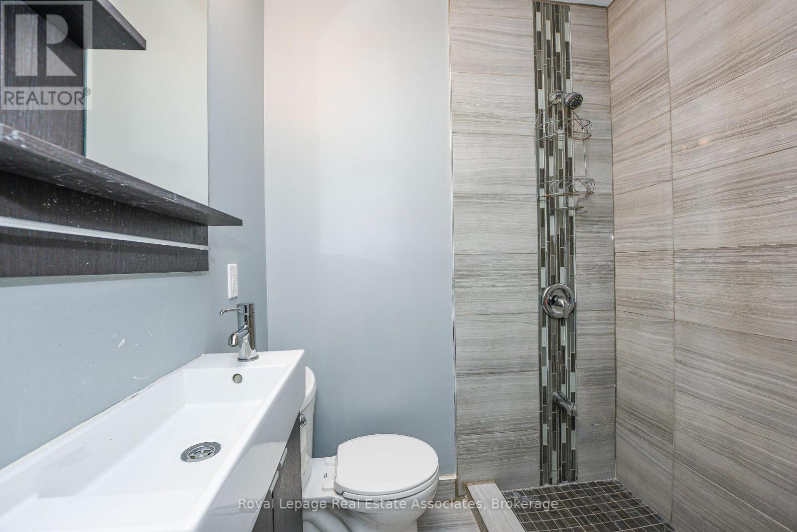 1561 Hurontario Street, Mississauga, Ontario  L5G 3H7 - Photo 13 - W12528854