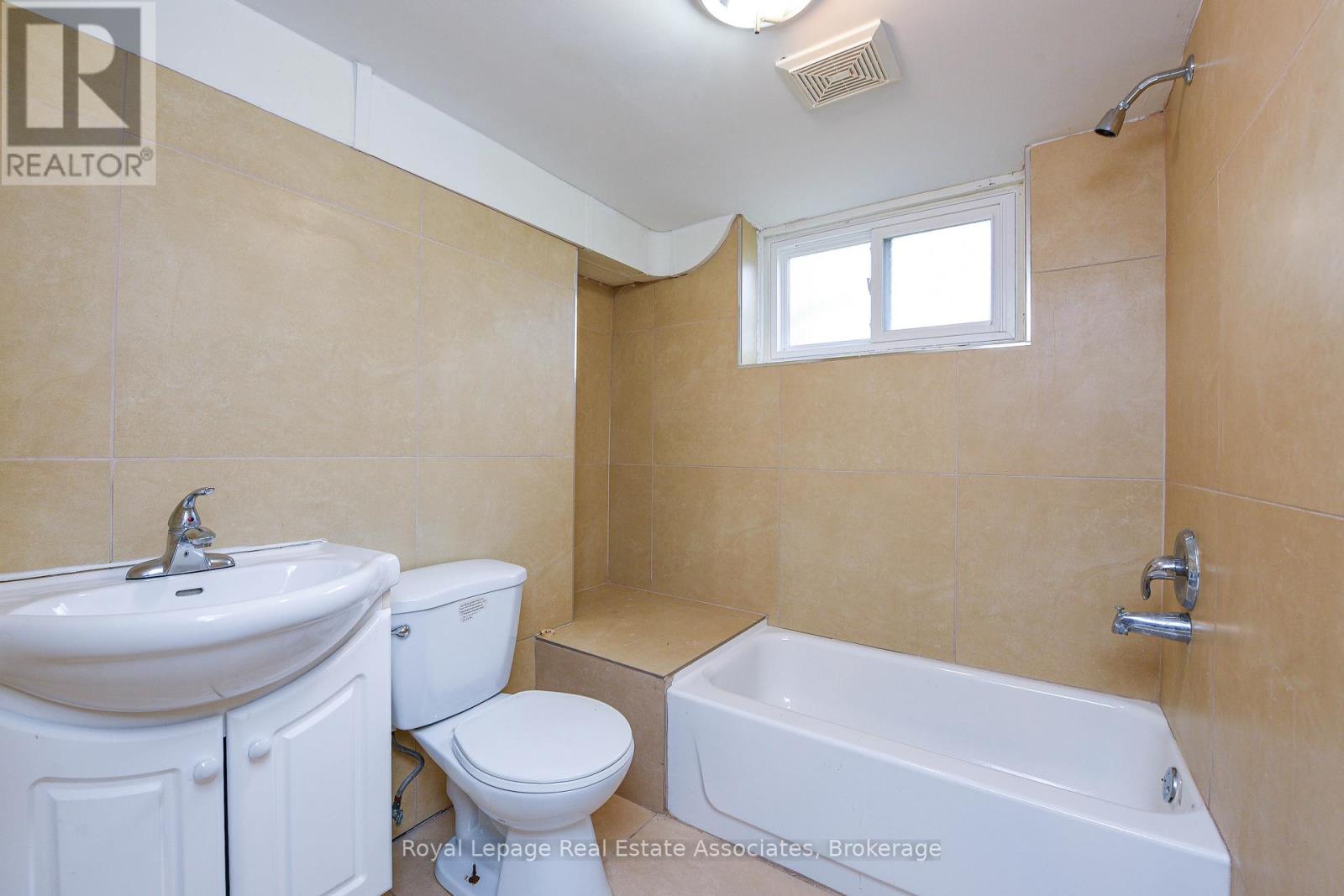 1561 Hurontario Street, Mississauga, Ontario  L5G 3H7 - Photo 18 - W12528854