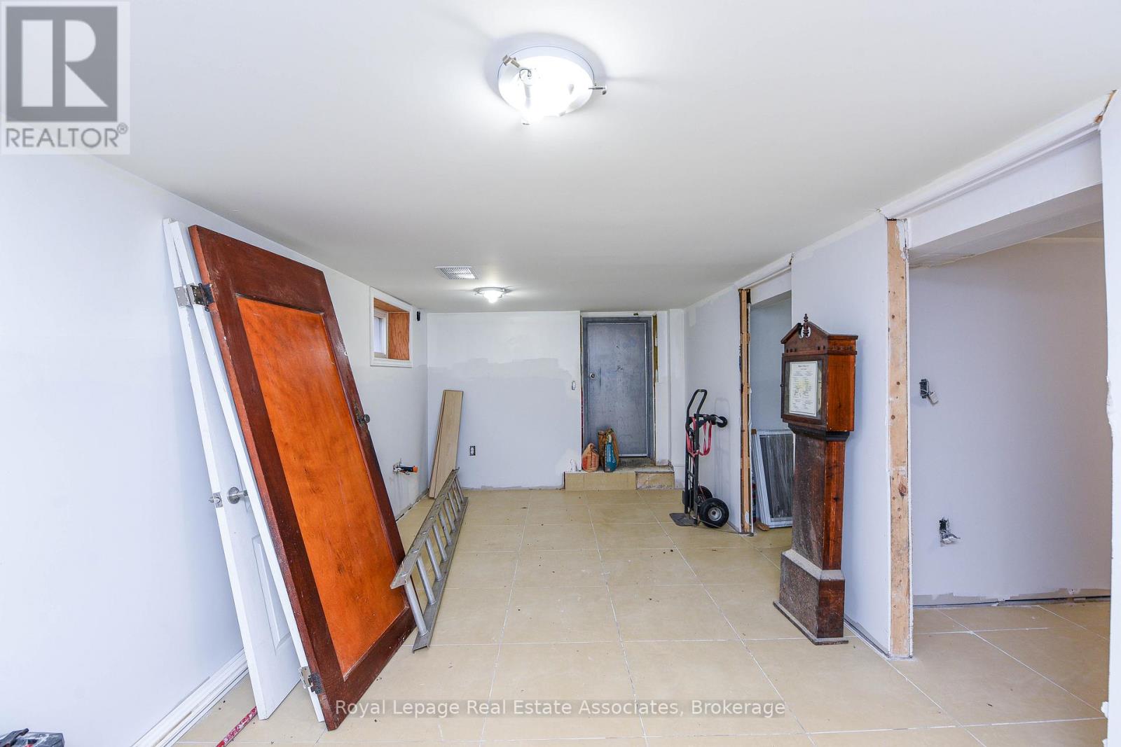 1561 Hurontario Street, Mississauga, Ontario  L5G 3H7 - Photo 19 - W12528854