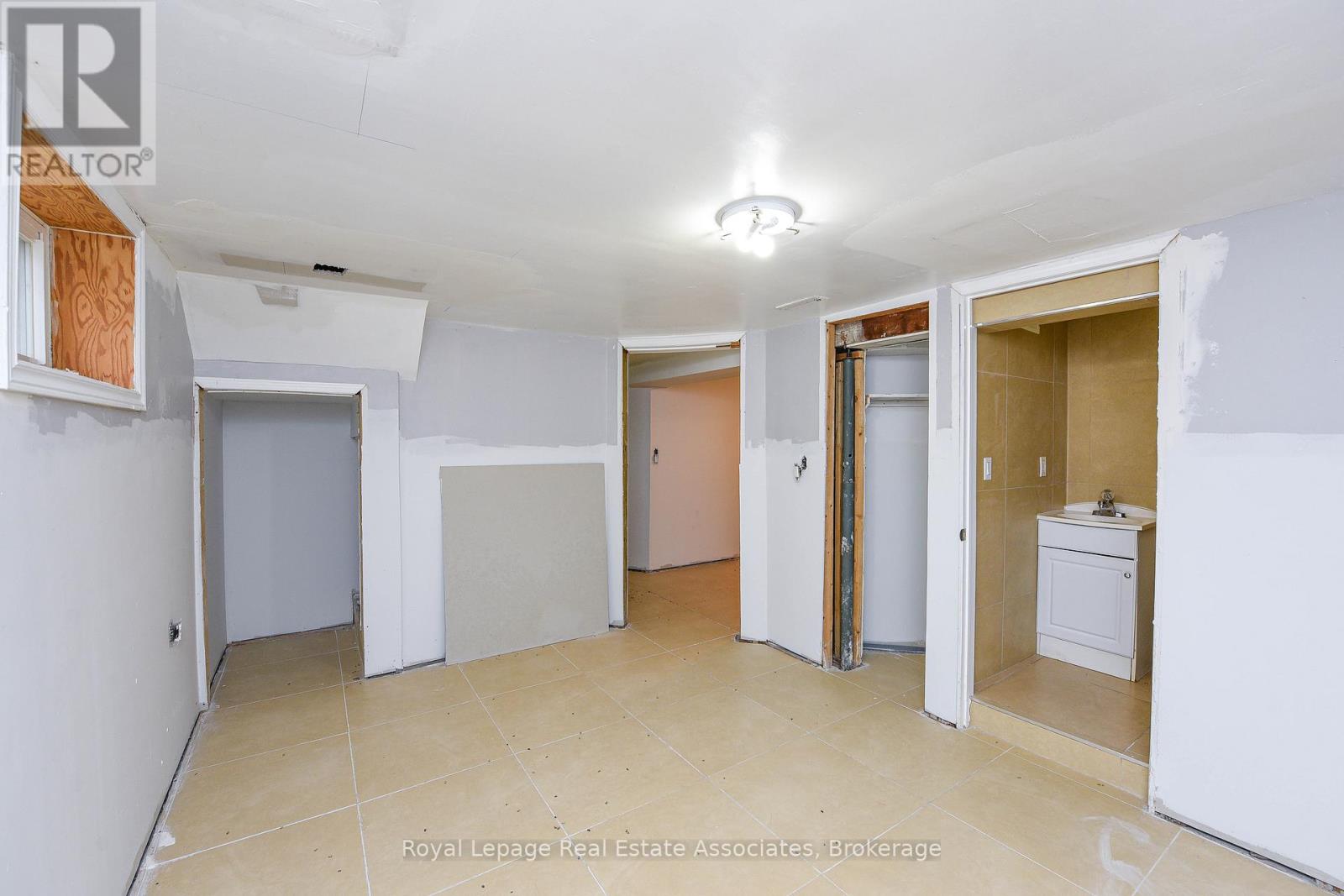 1561 Hurontario Street, Mississauga, Ontario  L5G 3H7 - Photo 23 - W12528854