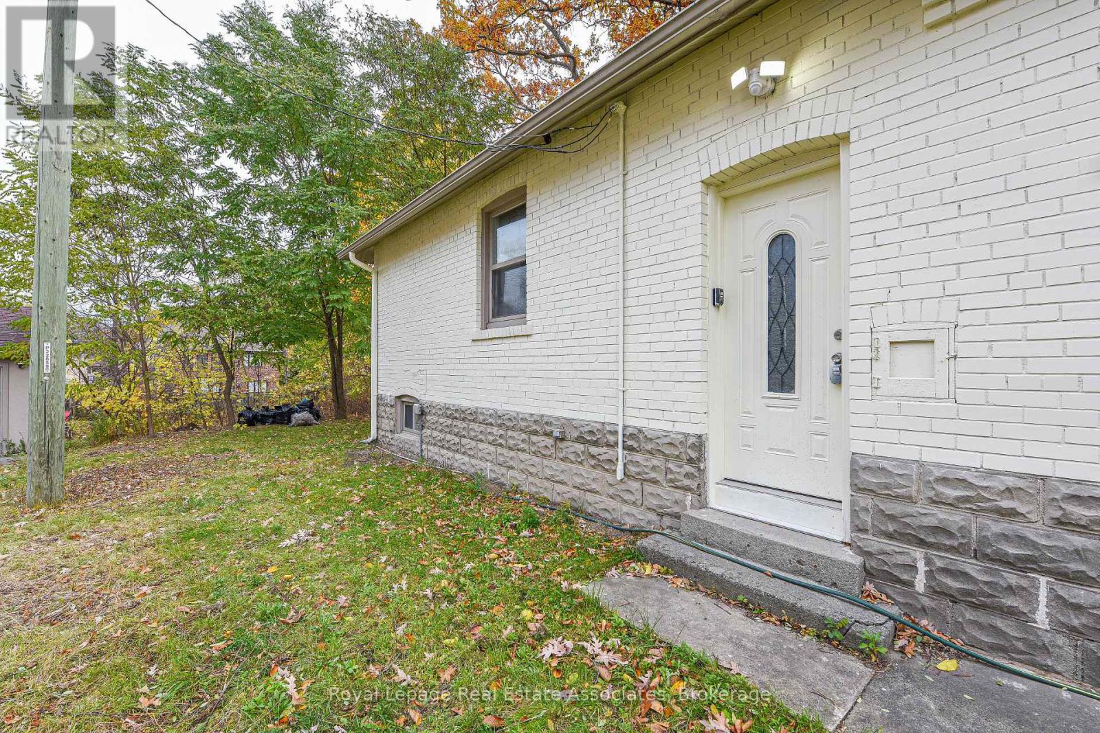 1561 Hurontario Street, Mississauga, Ontario  L5G 3H7 - Photo 26 - W12528854