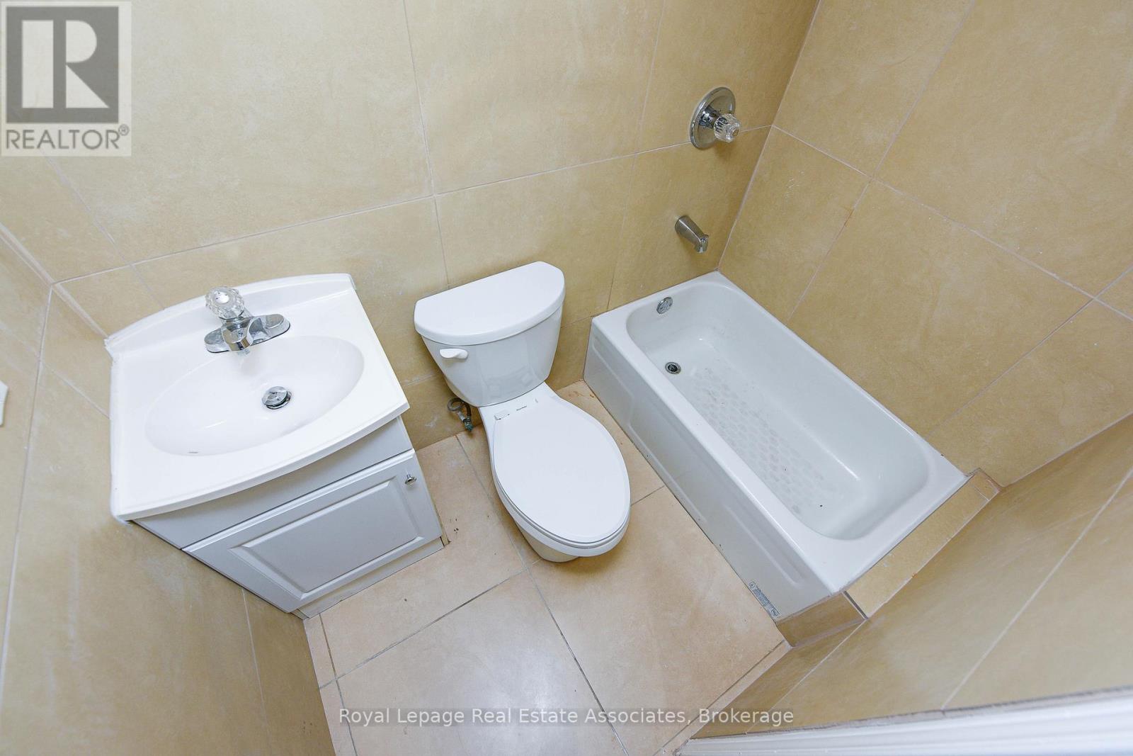 1561 Hurontario Street, Mississauga, Ontario  L5G 3H7 - Photo 37 - W12528854