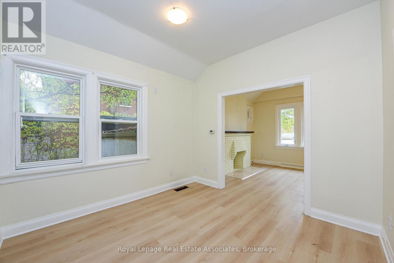 1561 Hurontario Street, Mississauga, Ontario  L5G 3H7 - Photo 6 - W12528854