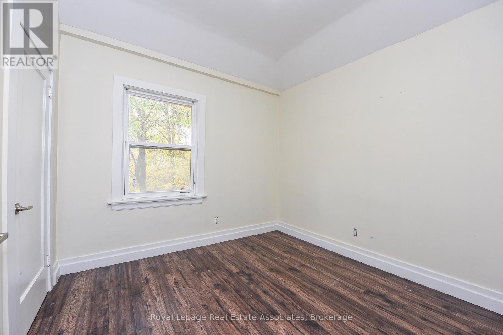 1561 Hurontario Street, Mississauga, Ontario  L5G 3H7 - Photo 8 - W12528854