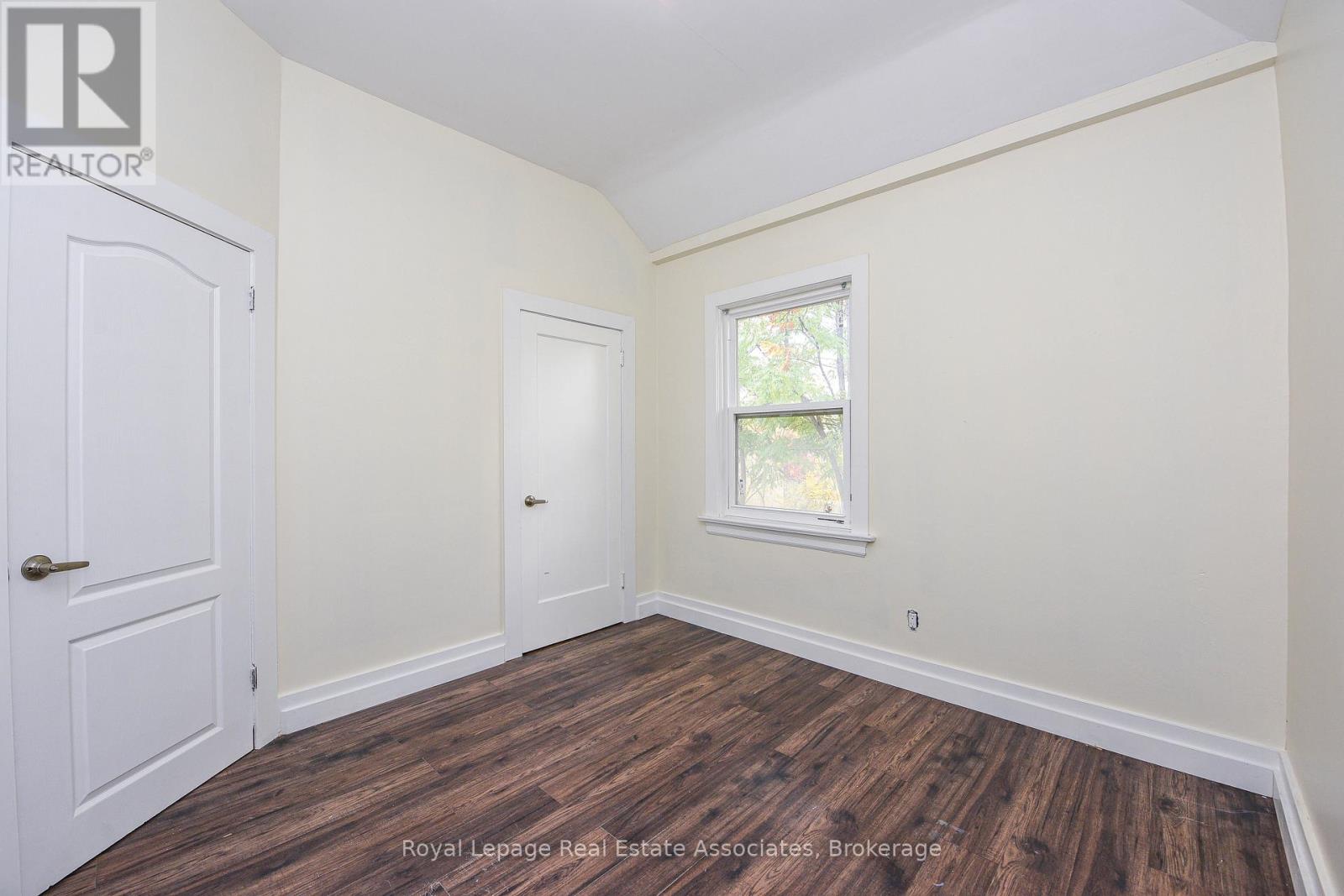 1561 Hurontario Street, Mississauga, Ontario  L5G 3H7 - Photo 9 - W12528854