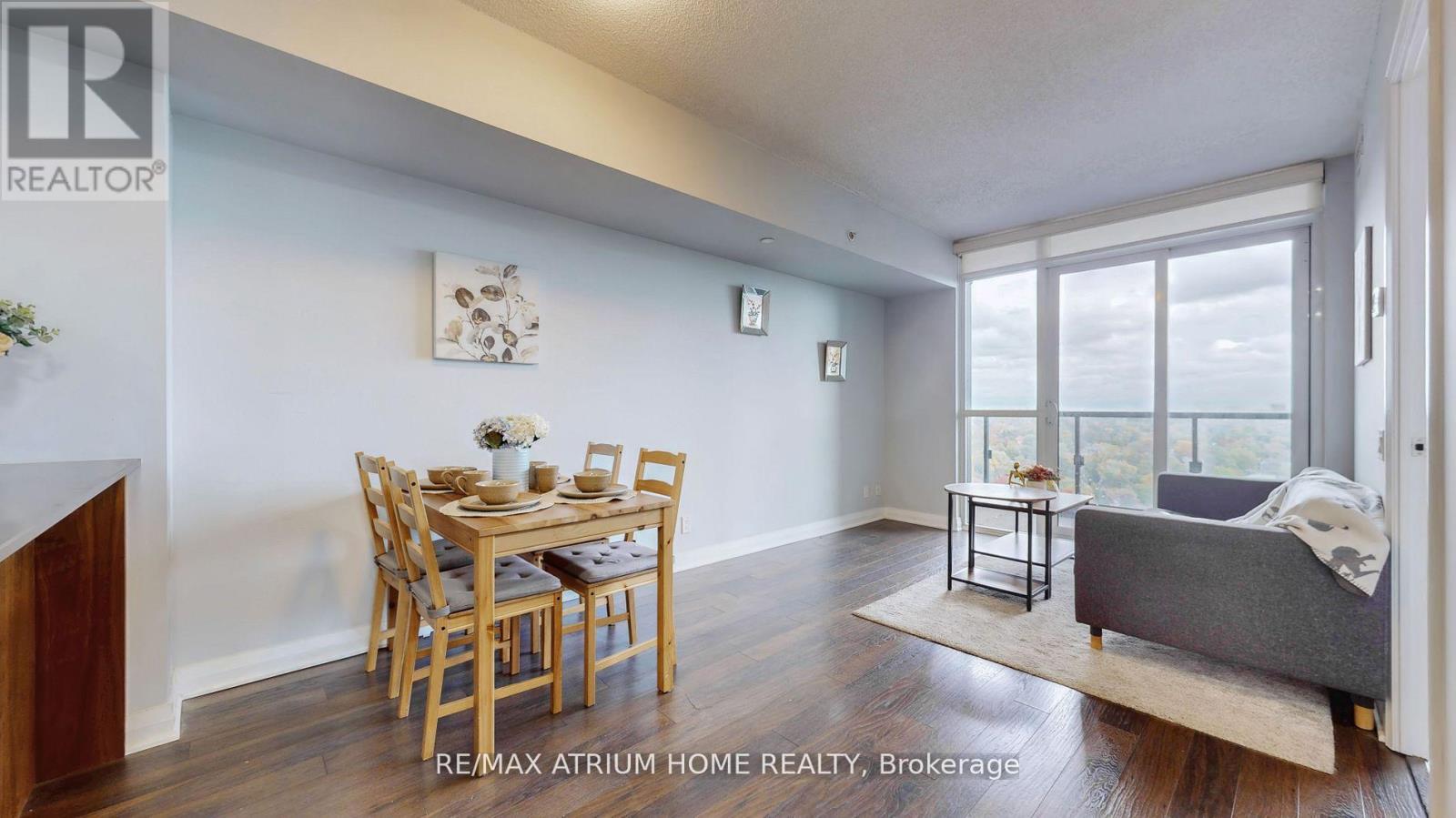 1803 - 5 Valhalla Inn Road, Toronto, Ontario  M9B 0B1 - Photo 3 - W12528858