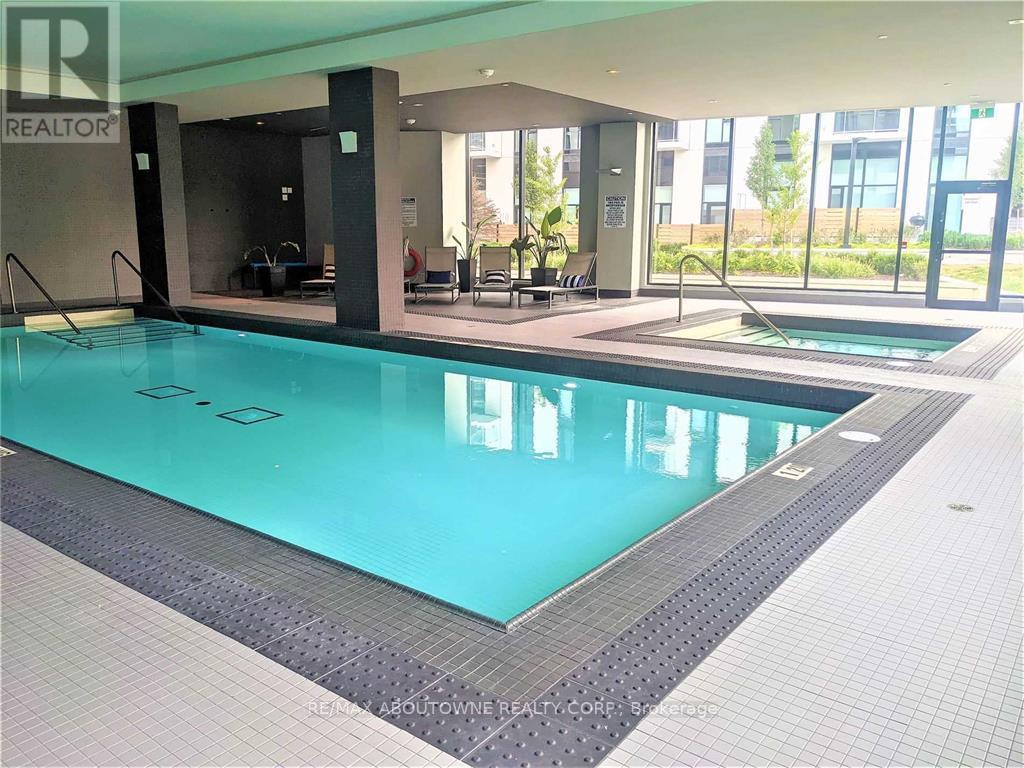 B0909 - 133 Bronte Road, Oakville, Ontario  L6L 3C1 - Photo 13 - W12528862