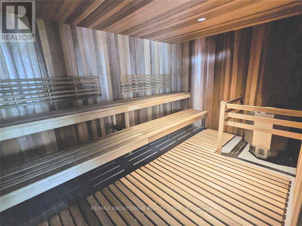 B0909 - 133 Bronte Road, Oakville, Ontario  L6L 3C1 - Photo 14 - W12528862