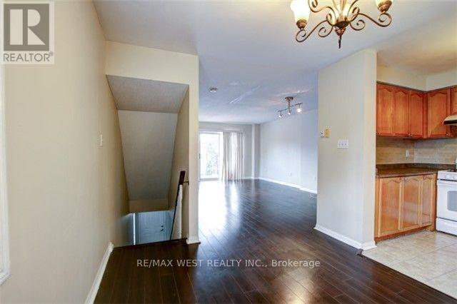 23 - 4950 Rathkeale Road, Mississauga, Ontario  L5V 2L8 - Photo 10 - W12528882