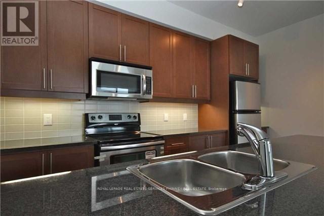 1404 - 1 Hurontario Street, Mississauga, Ontario  L5G 0A2 - Photo 9 - W12528902