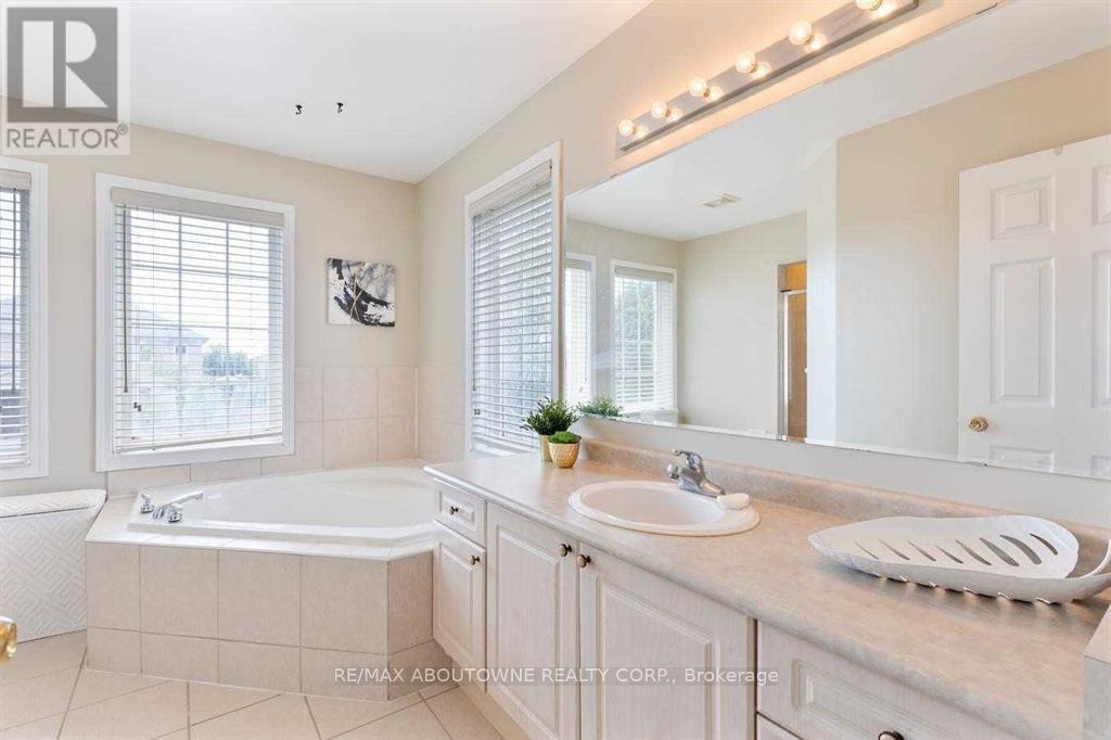 3875 Thomas Street, Mississauga, Ontario  L5M 7A6 - Photo 15 - W12528908