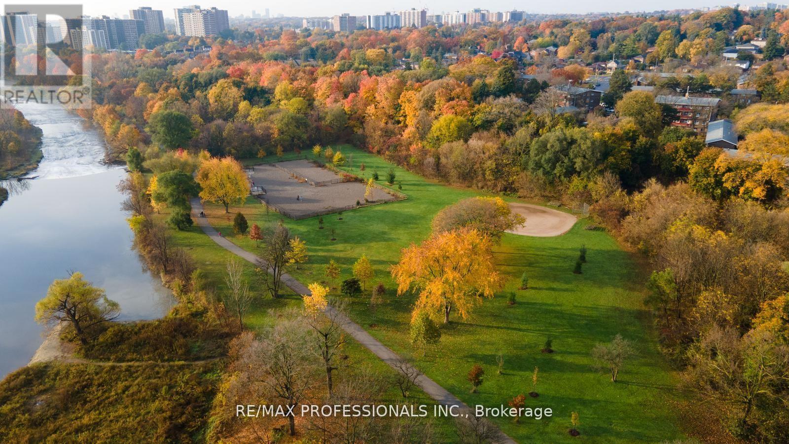 1603 - 10 Wilby Crescent, Toronto, Ontario  M9N 0B6 - Photo 4 - W12528920