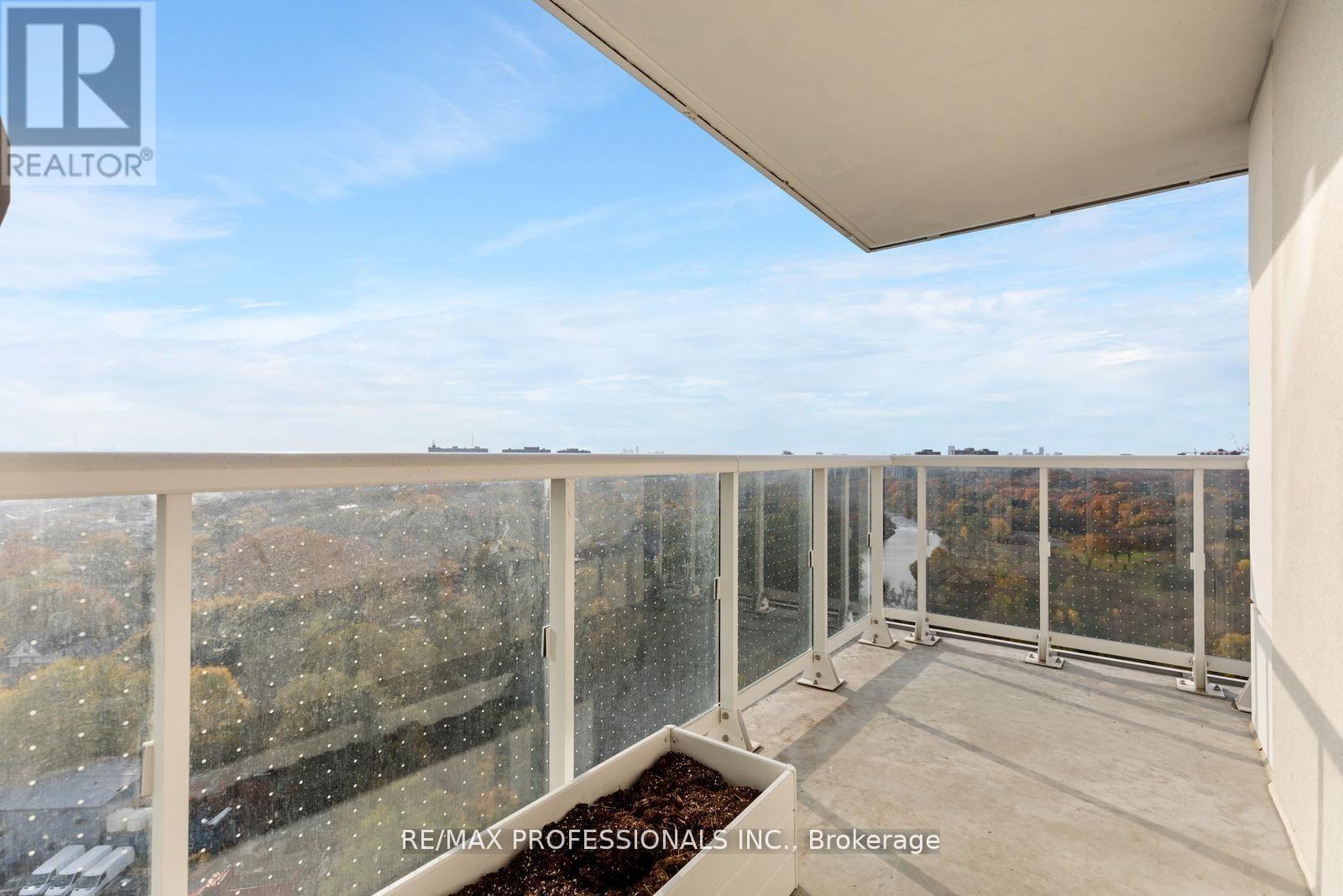 1603 - 10 Wilby Crescent, Toronto, Ontario  M9N 0B6 - Photo 7 - W12528920