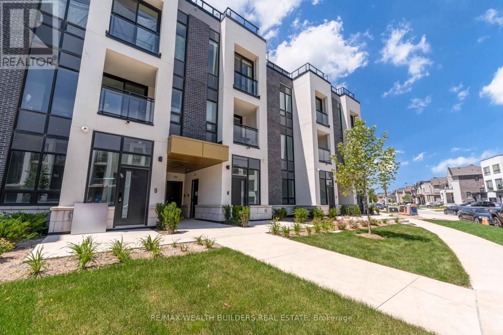 131 - 3020 Trailside Drive, Oakville, Ontario  L6M 4M2 - Photo 5 - W12528924