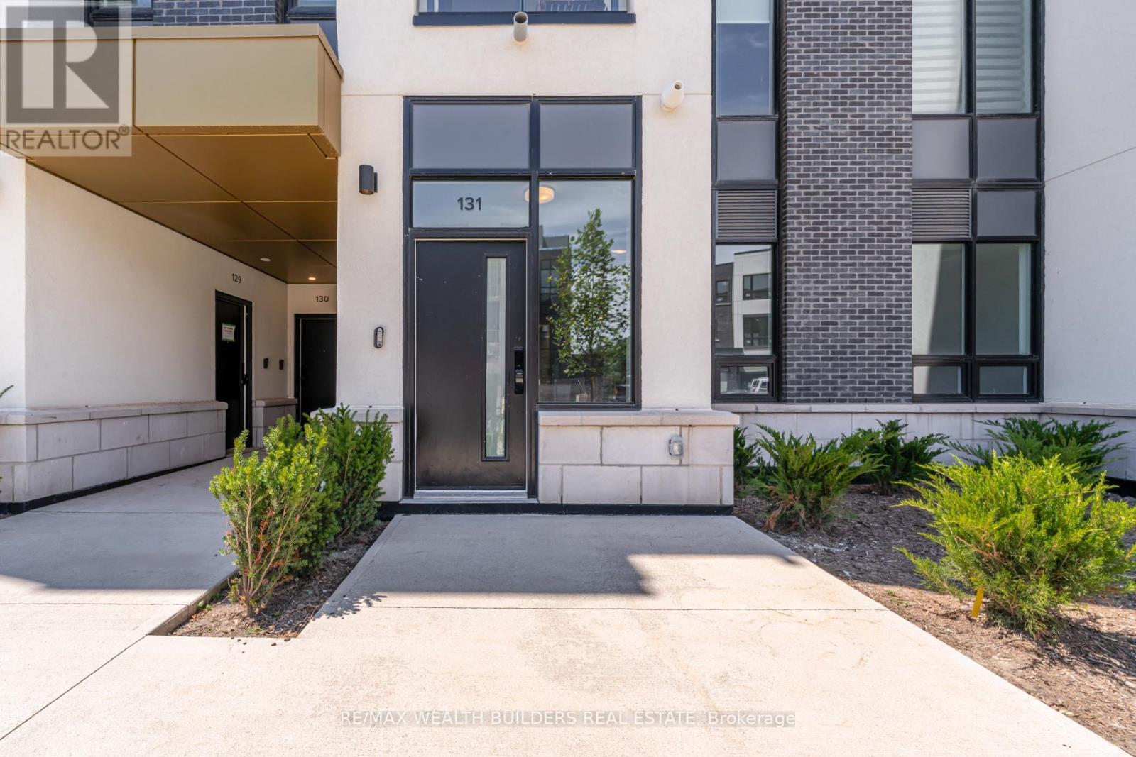 131 - 3020 Trailside Drive, Oakville, Ontario  L6M 4M2 - Photo 6 - W12528924