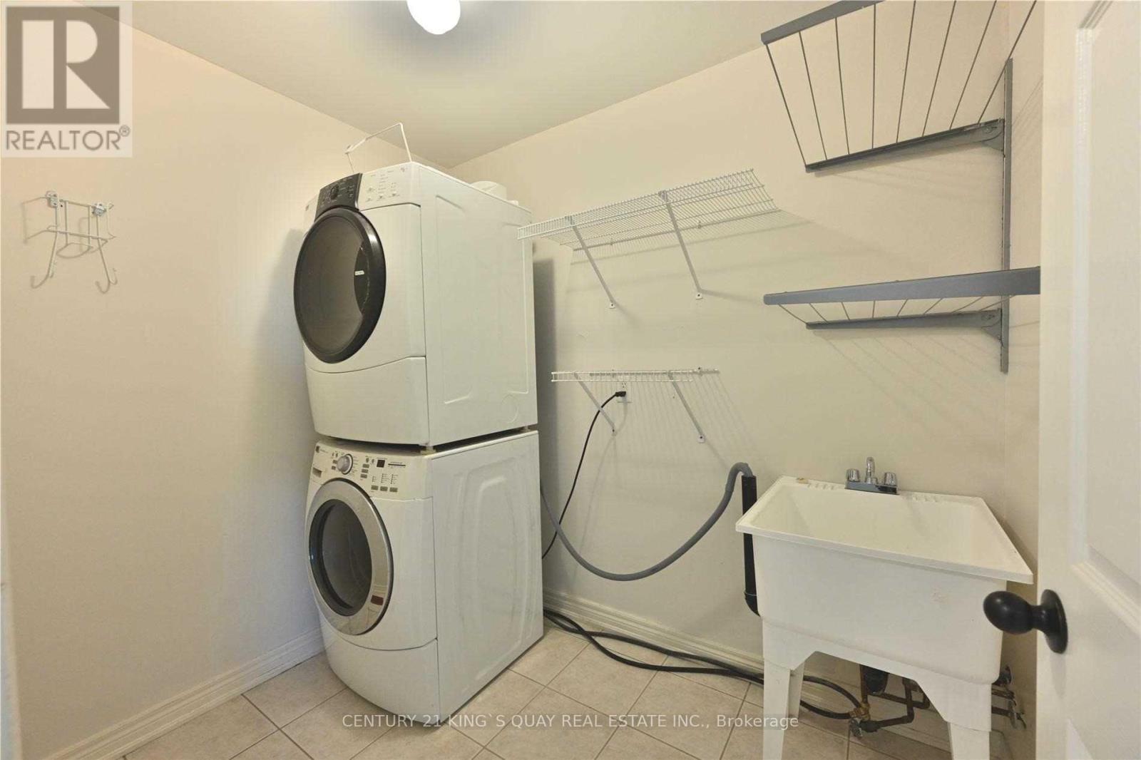 85 Gatwick Drive, Oakville, Ontario  L6H 6V2 - Photo 14 - W12528940