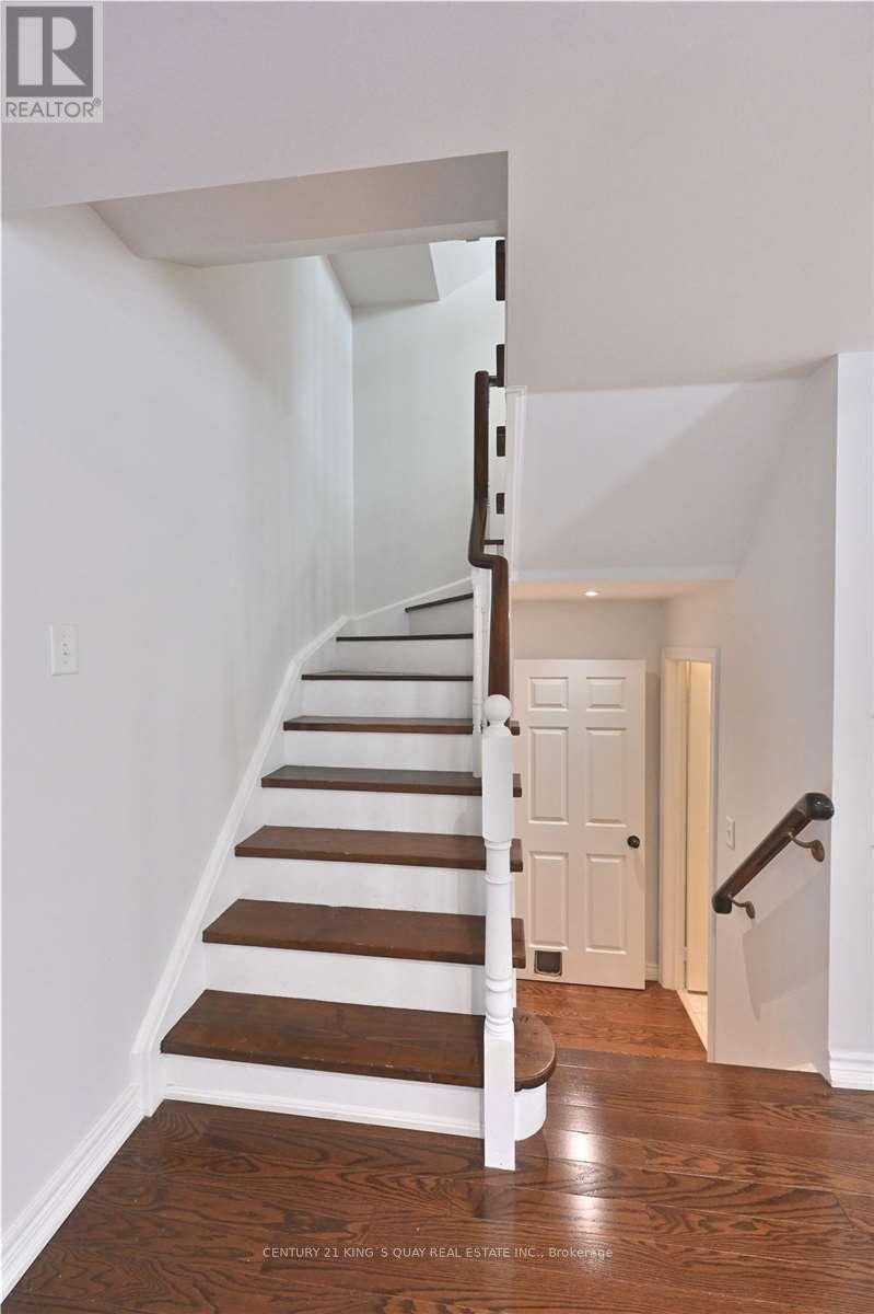 85 Gatwick Drive, Oakville, Ontario  L6H 6V2 - Photo 21 - W12528940