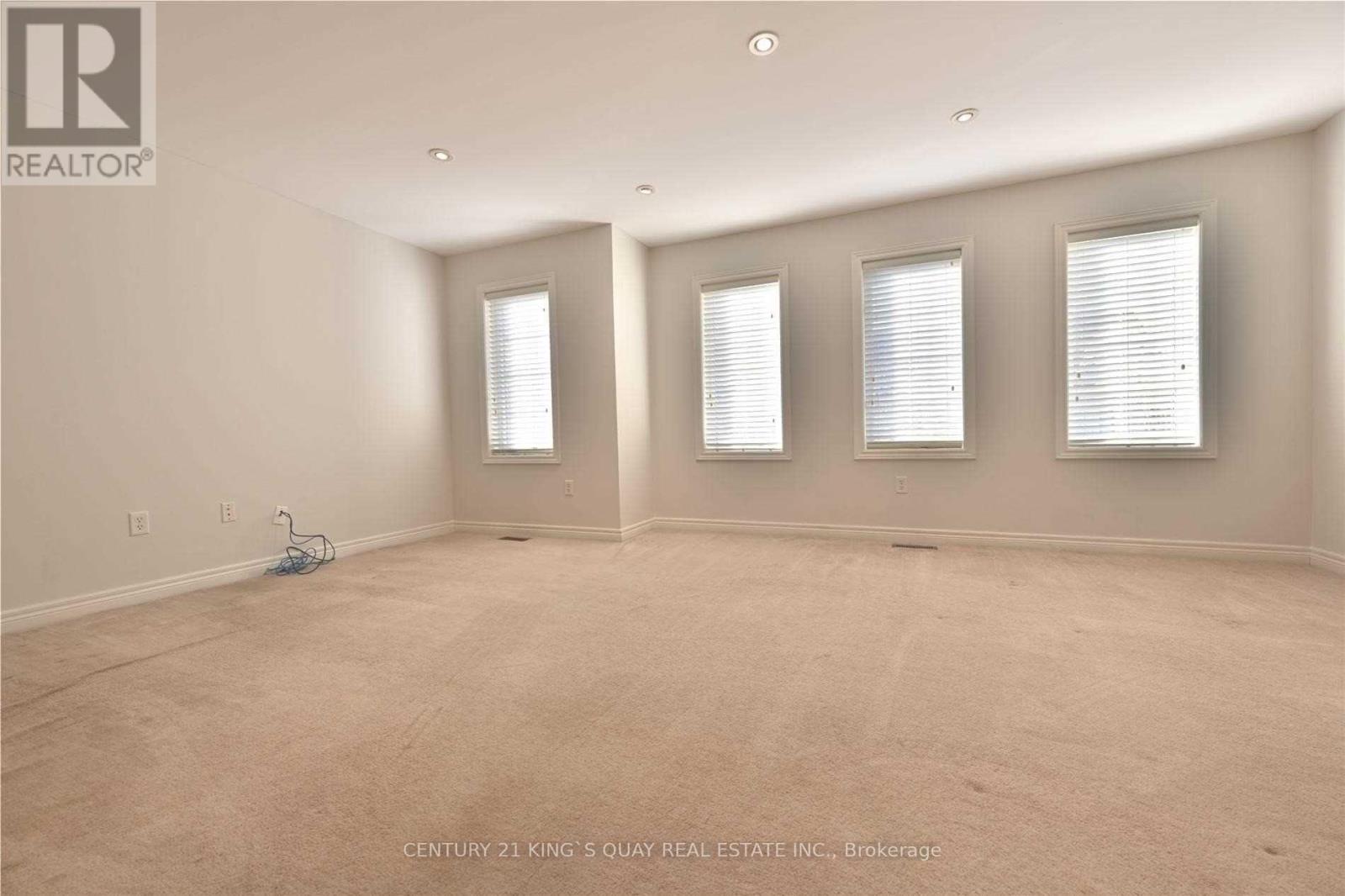 85 Gatwick Drive, Oakville, Ontario  L6H 6V2 - Photo 9 - W12528940