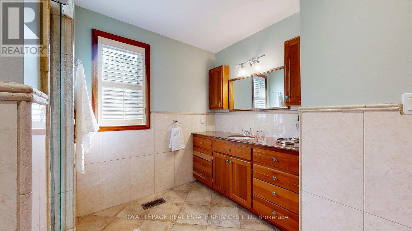 105 Botfield Avenue, Toronto, Ontario  M9B 4E6 - Photo 37 - W12528948