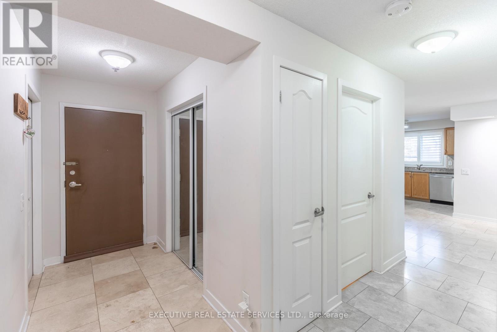 #203 - 4 Dayspring Circle, Brampton, Ontario  L6P 2Z5 - Photo 13 - W12528970