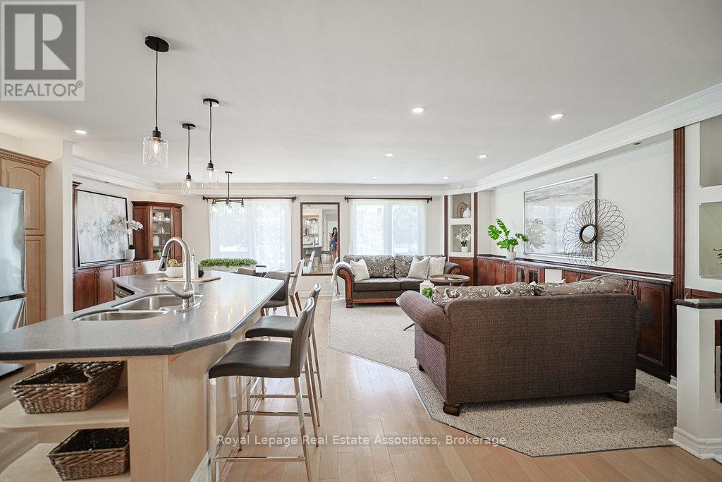 3143 Michael Crescent, Burlington, Ontario  L7M 1V3 - Photo 10 - W12528974