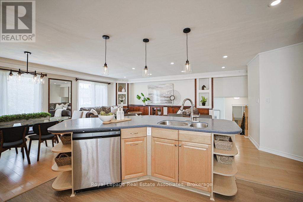 3143 Michael Crescent, Burlington, Ontario  L7M 1V3 - Photo 14 - W12528974