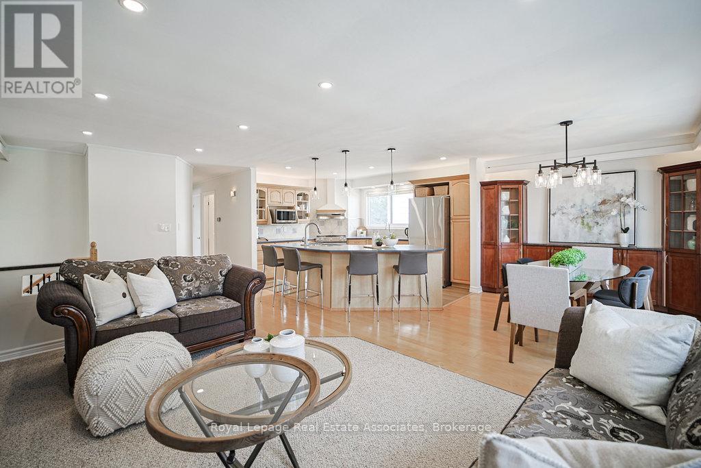 3143 Michael Crescent, Burlington, Ontario  L7M 1V3 - Photo 2 - W12528974