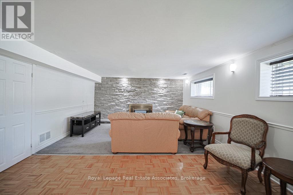 3143 Michael Crescent, Burlington, Ontario  L7M 1V3 - Photo 26 - W12528974