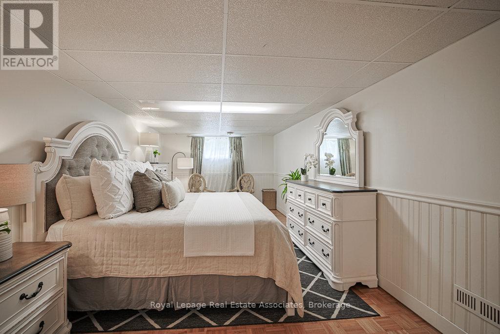 3143 Michael Crescent, Burlington, Ontario  L7M 1V3 - Photo 29 - W12528974