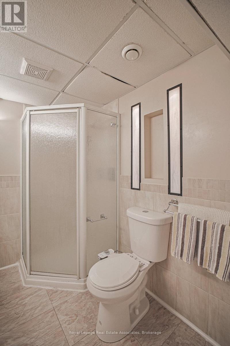 3143 Michael Crescent, Burlington, Ontario  L7M 1V3 - Photo 32 - W12528974