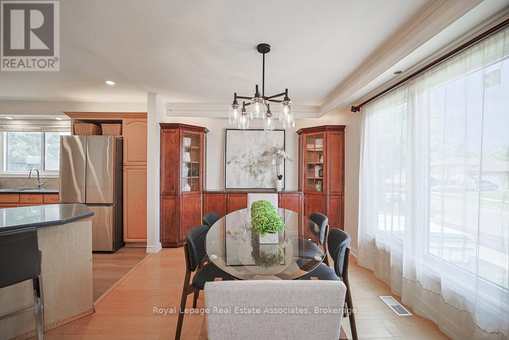 3143 Michael Crescent, Burlington, Ontario  L7M 1V3 - Photo 9 - W12528974