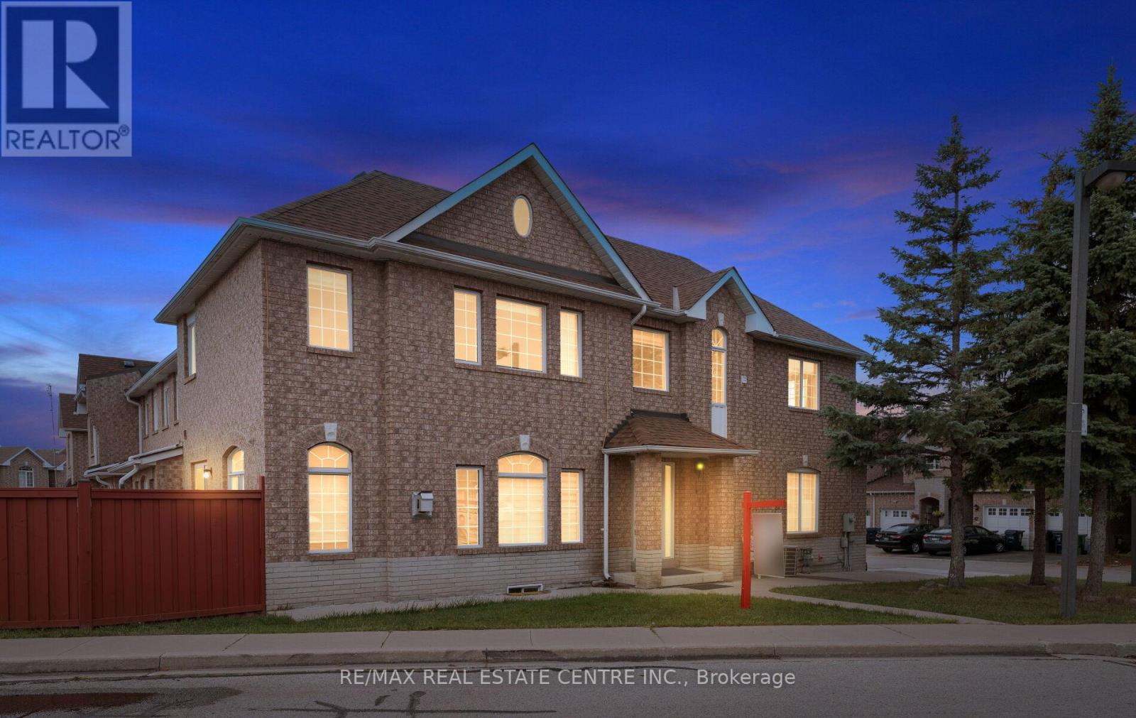 32 - 32 VIEWCREST CIRCLE, Toronto, Ontario