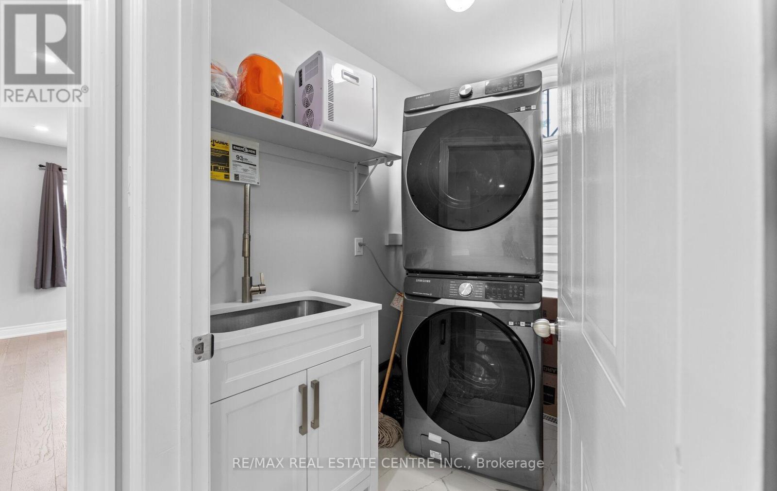 32 - 32 Viewcrest Circle, Toronto, Ontario  M9W 7G5 - Photo 17 - W12528976