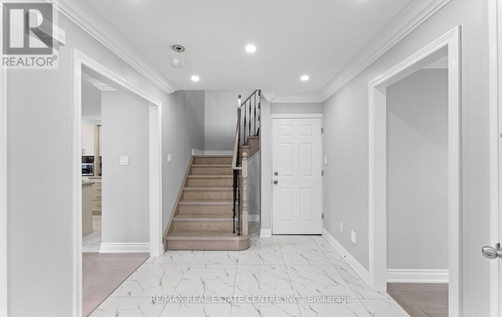 32 - 32 Viewcrest Circle, Toronto, Ontario  M9W 7G5 - Photo 22 - W12528976