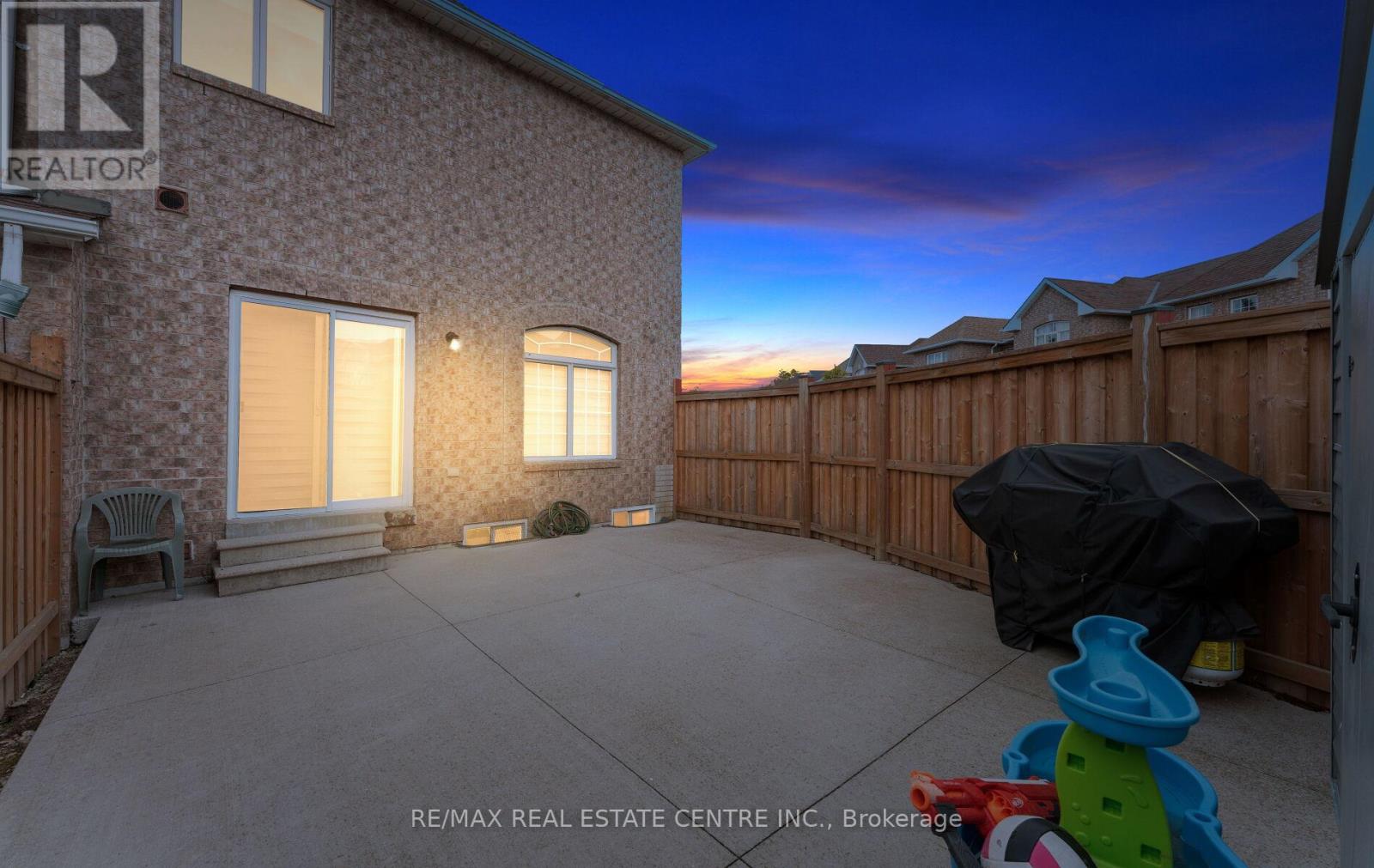 32 - 32 Viewcrest Circle, Toronto, Ontario  M9W 7G5 - Photo 38 - W12528976