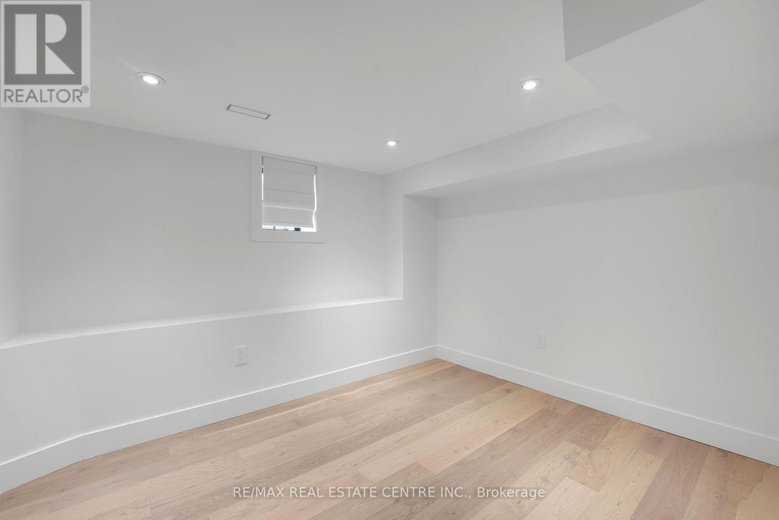 977 Unsworth Avenue, Burlington, Ontario  L7T 1R2 - Photo 42 - W12528984