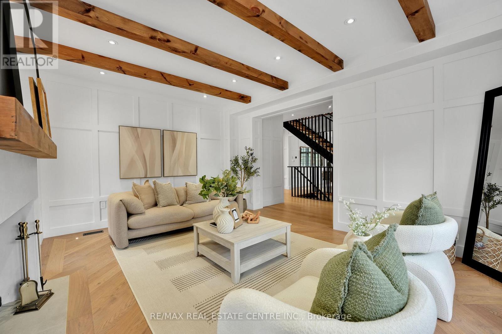 977 Unsworth Avenue, Burlington, Ontario  L7T 1R2 - Photo 9 - W12528984