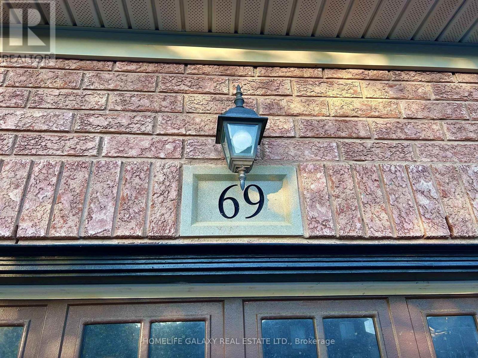 69 Crown Victoria Drive, Brampton, Ontario  L7A 3X1 - Photo 3 - W12528996