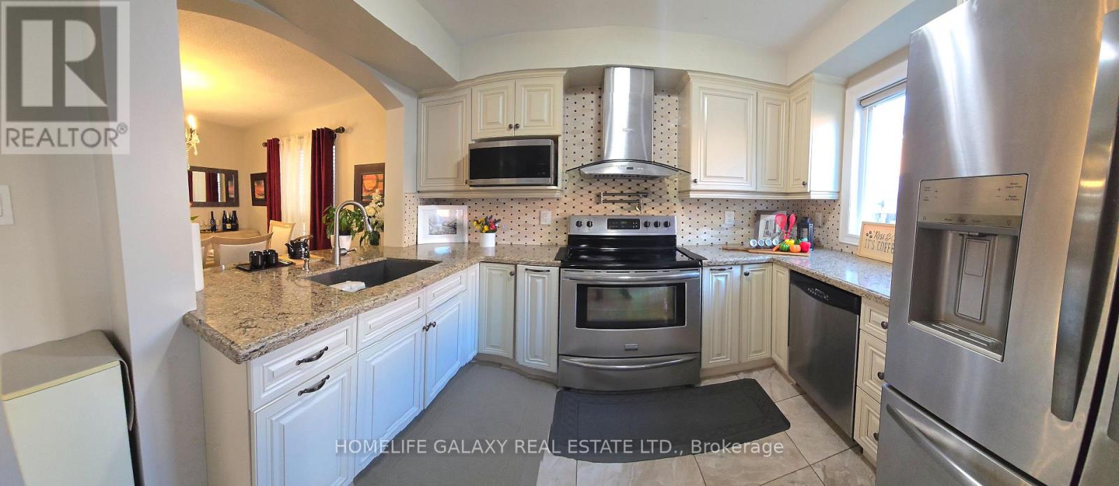 69 Crown Victoria Drive, Brampton, Ontario  L7A 3X1 - Photo 5 - W12528996