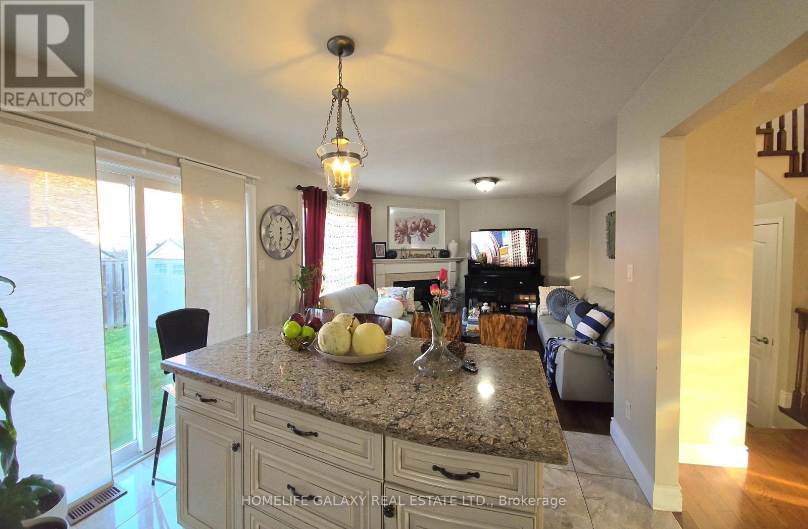 69 Crown Victoria Drive, Brampton, Ontario  L7A 3X1 - Photo 7 - W12528996