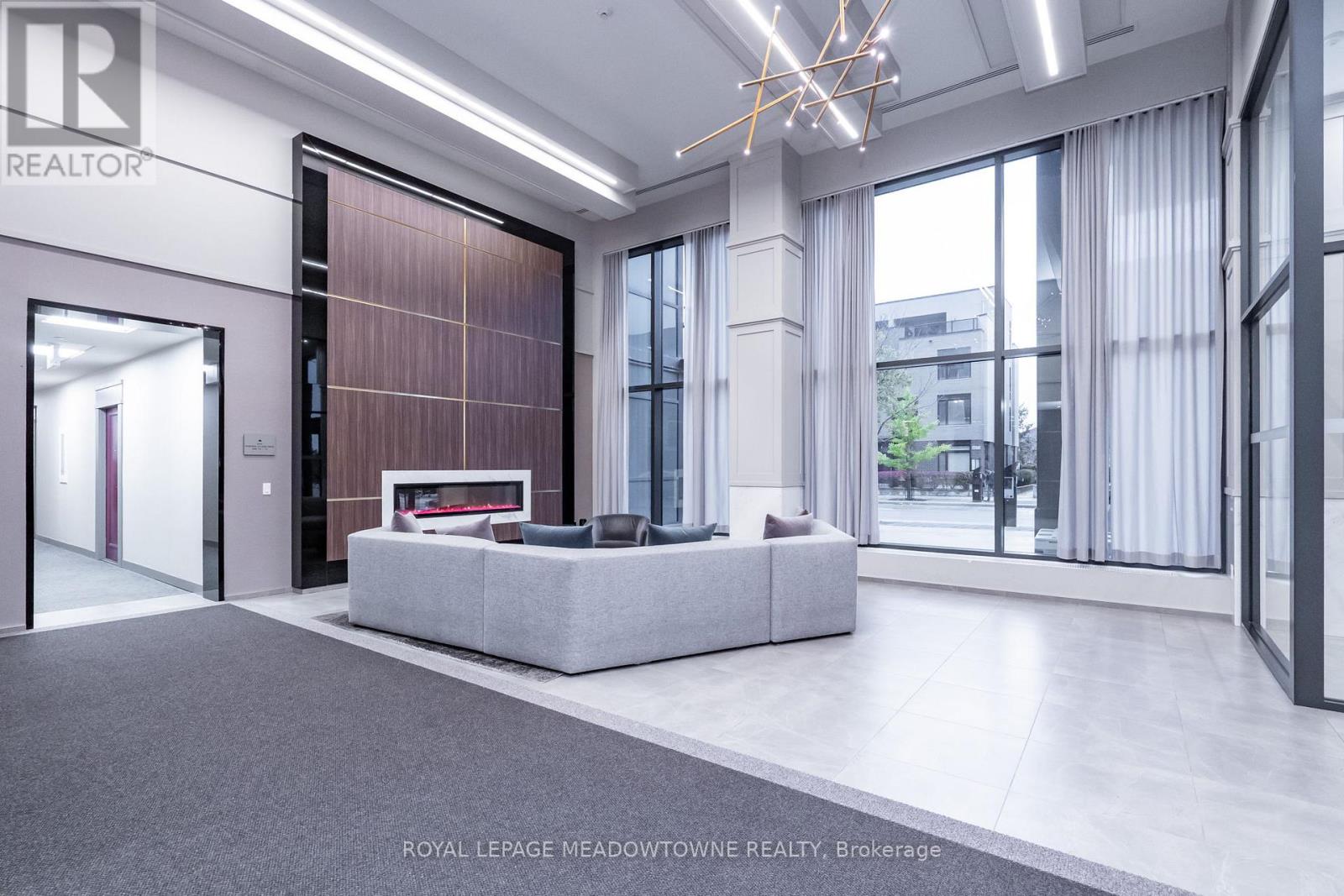 704 - 4085 Parkside Village Drive, Mississauga, Ontario  L5B 0K9 - Photo 5 - W12529006