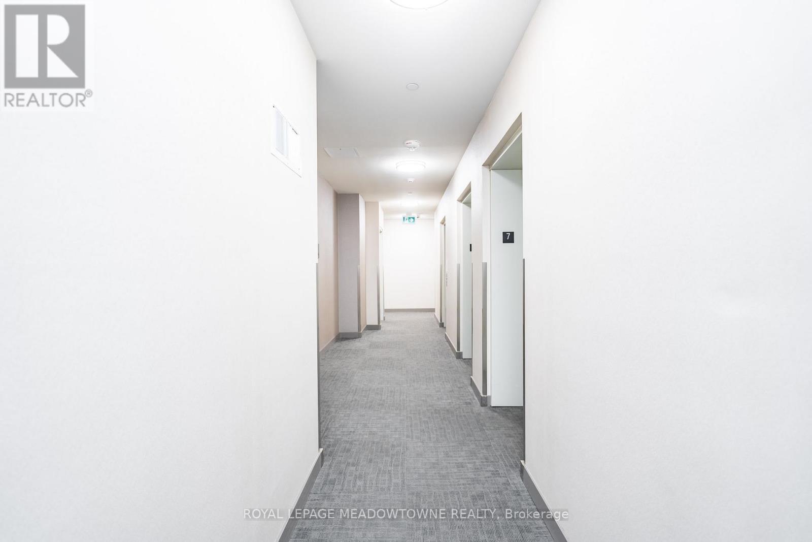 704 - 4085 Parkside Village Drive, Mississauga, Ontario  L5B 0K9 - Photo 7 - W12529006