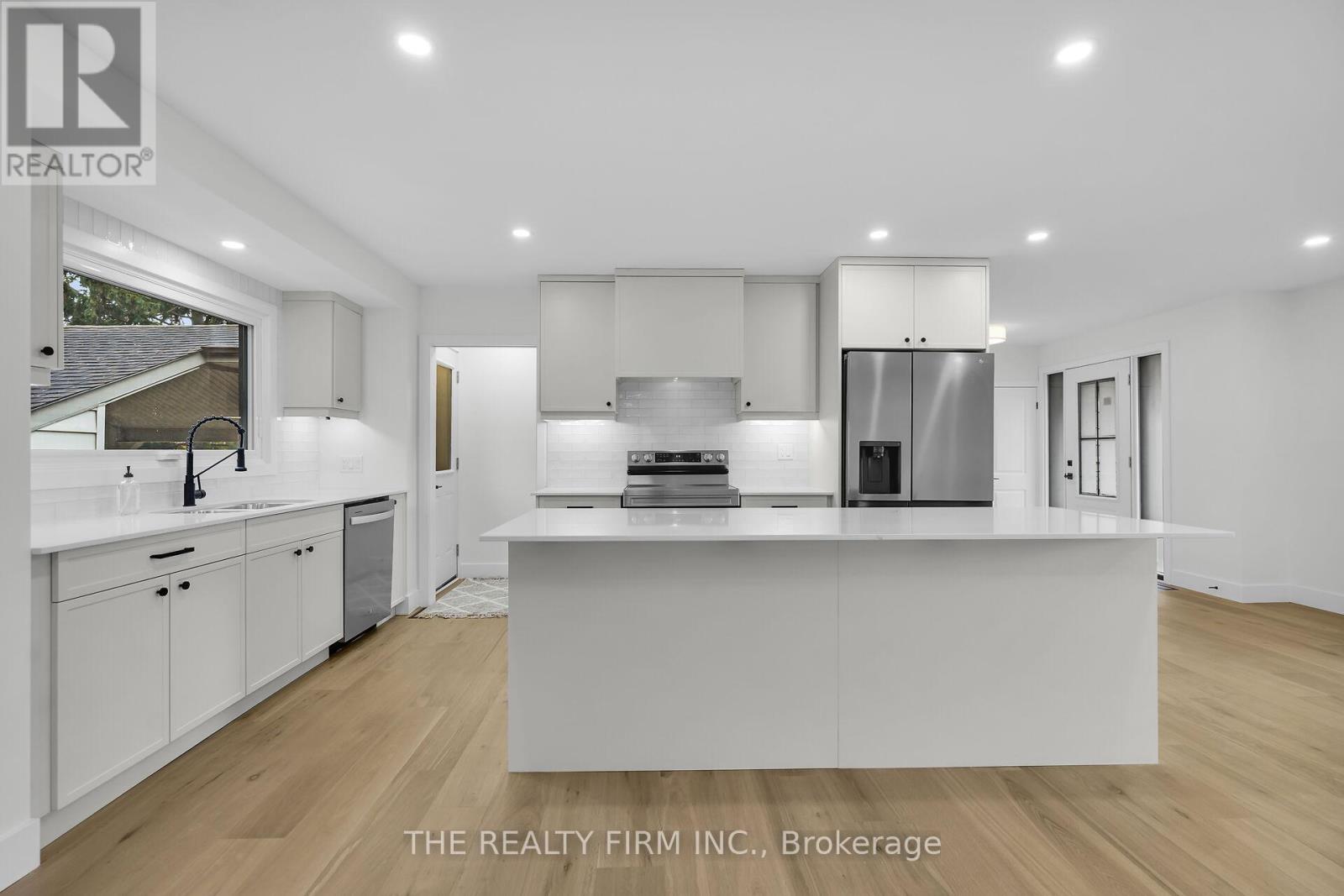 615 Santa Monica Road, London North, Ontario  N6H 3W2 - Photo 14 - X12529140