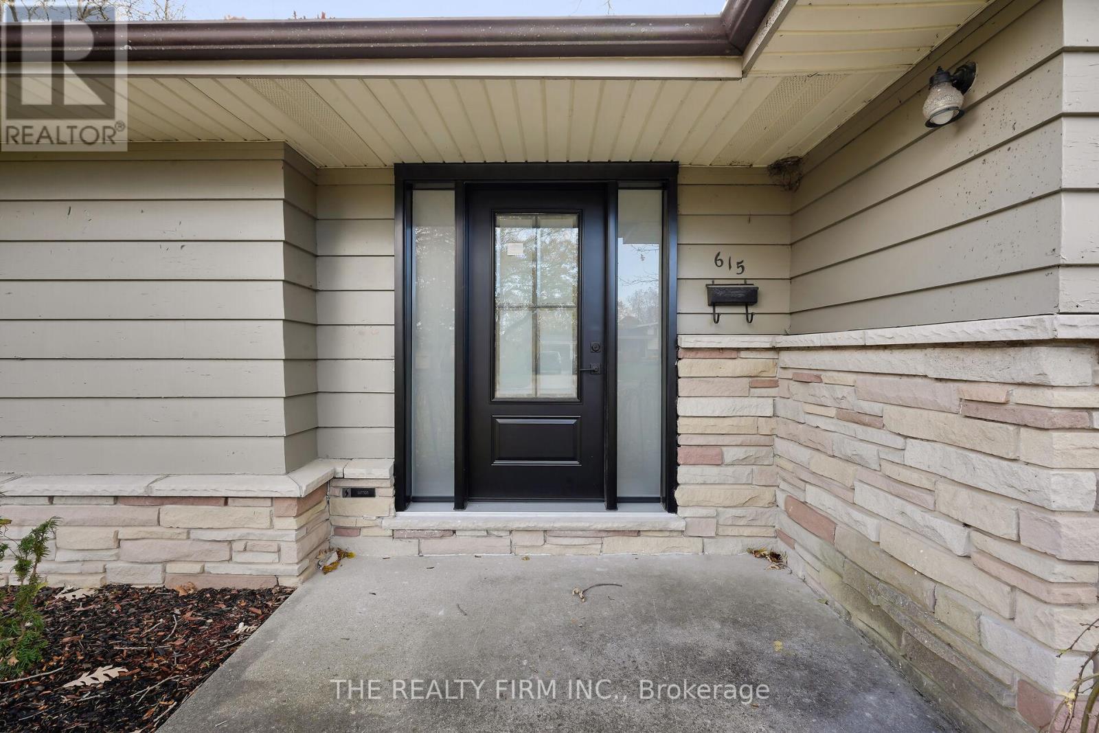 615 Santa Monica Road, London North, Ontario  N6H 3W2 - Photo 4 - X12529140