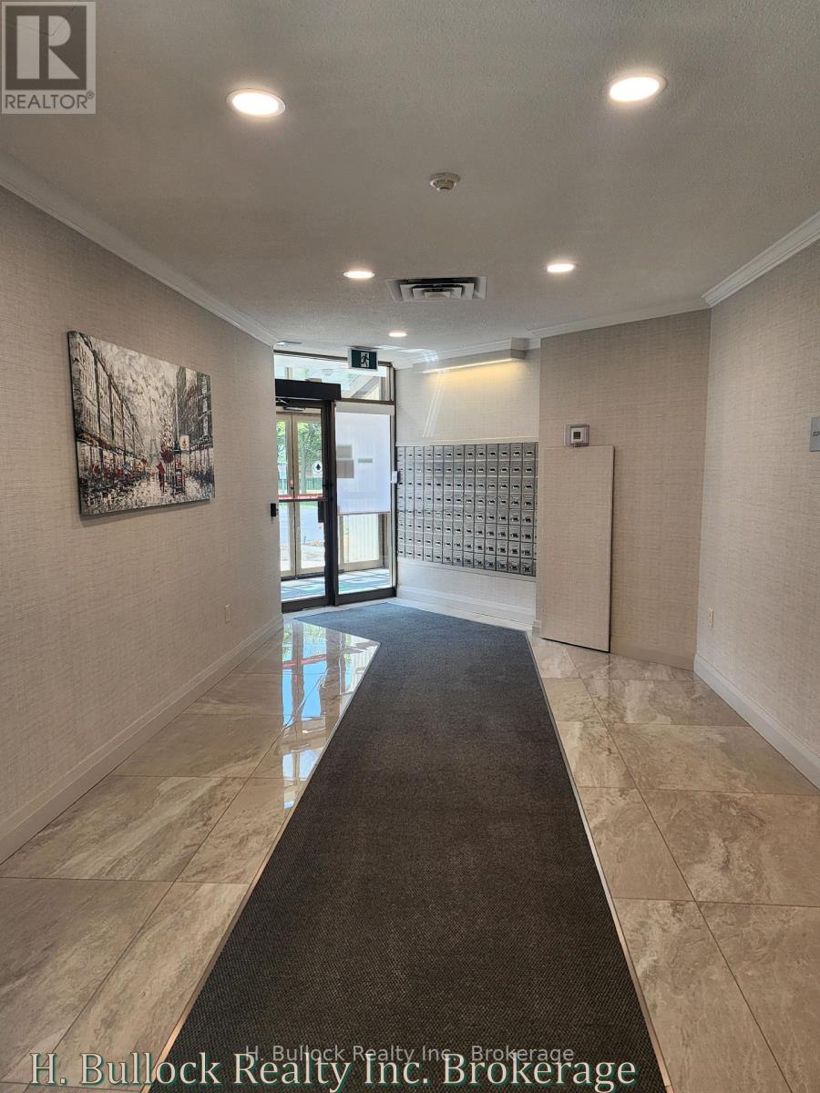 105 - 5090 Pinedale Avenue, Burlington, Ontario  L7L 3V8 - Photo 9 - W12529134