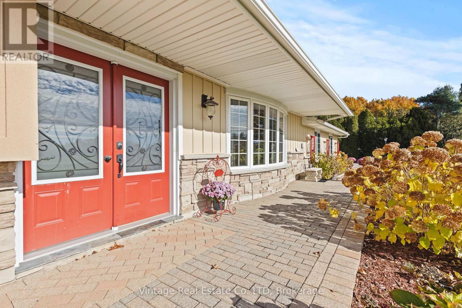 1841 Sunset Lane, St. Catharines, Ontario  L2R 6P9 - Photo 5 - X12529016