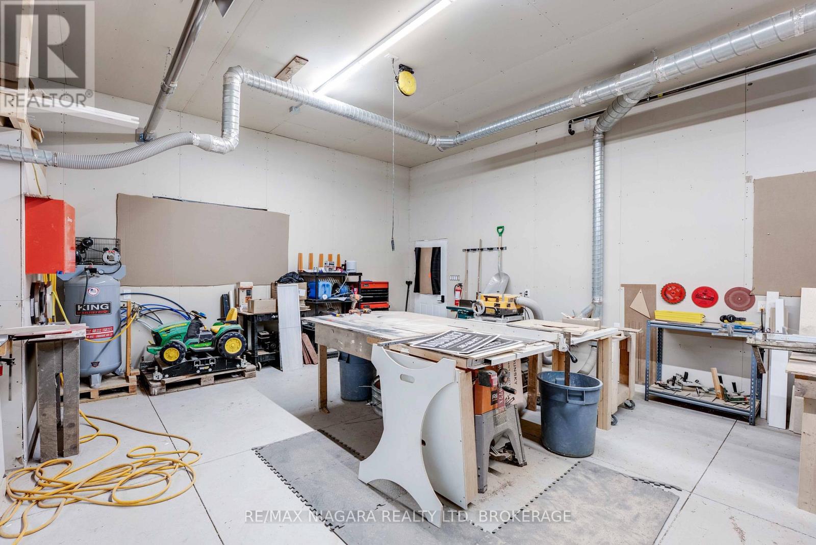 1096 E & West Line, Niagara-On-The-Lake, Ontario  L0S 1J0 - Photo 24 - X12529036