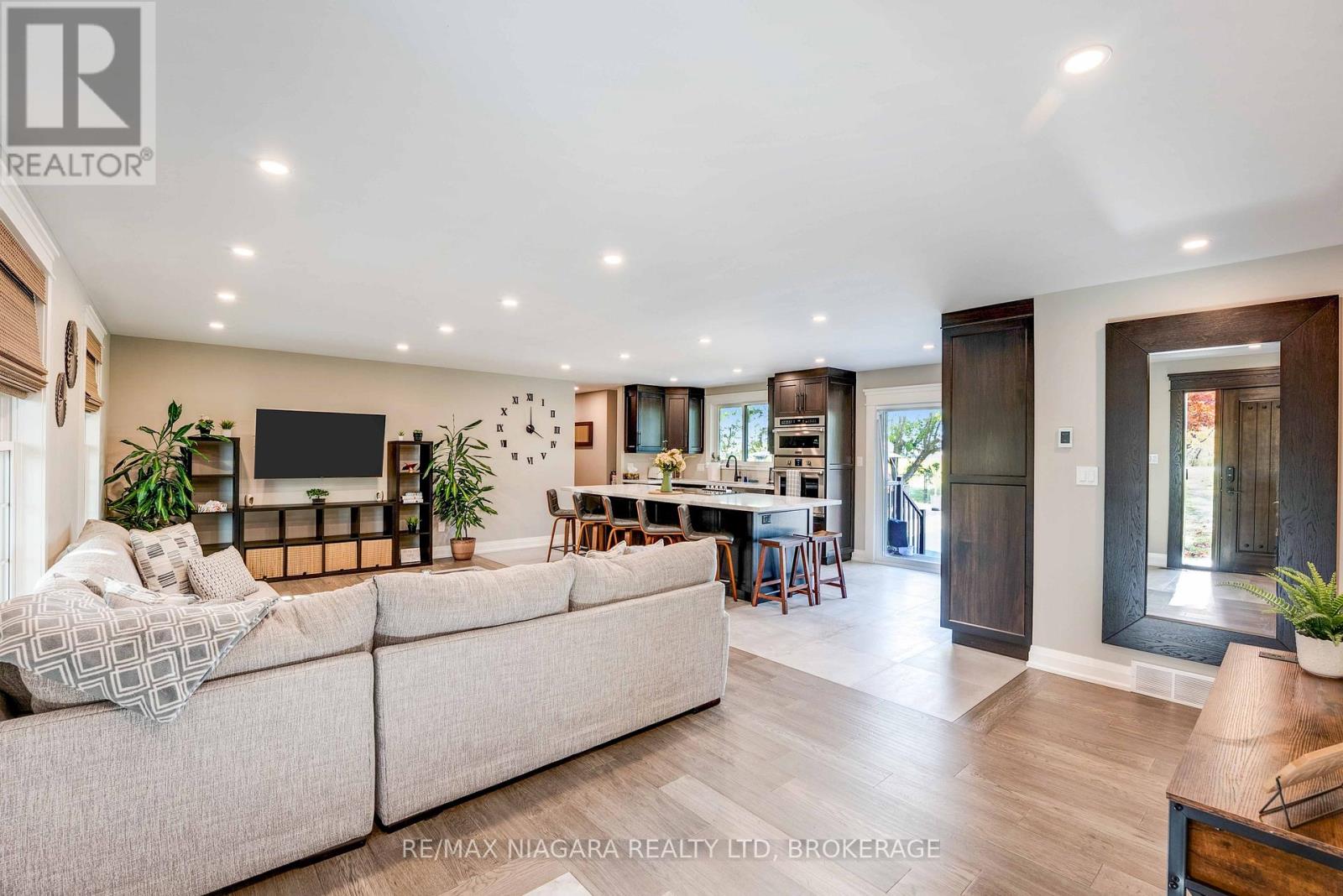 1096 E & West Line, Niagara-On-The-Lake, Ontario  L0S 1J0 - Photo 4 - X12529036